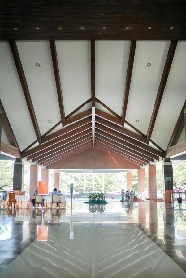 Uniland Golf & Resort Nakhon Pathom Ngoại thất bức ảnh