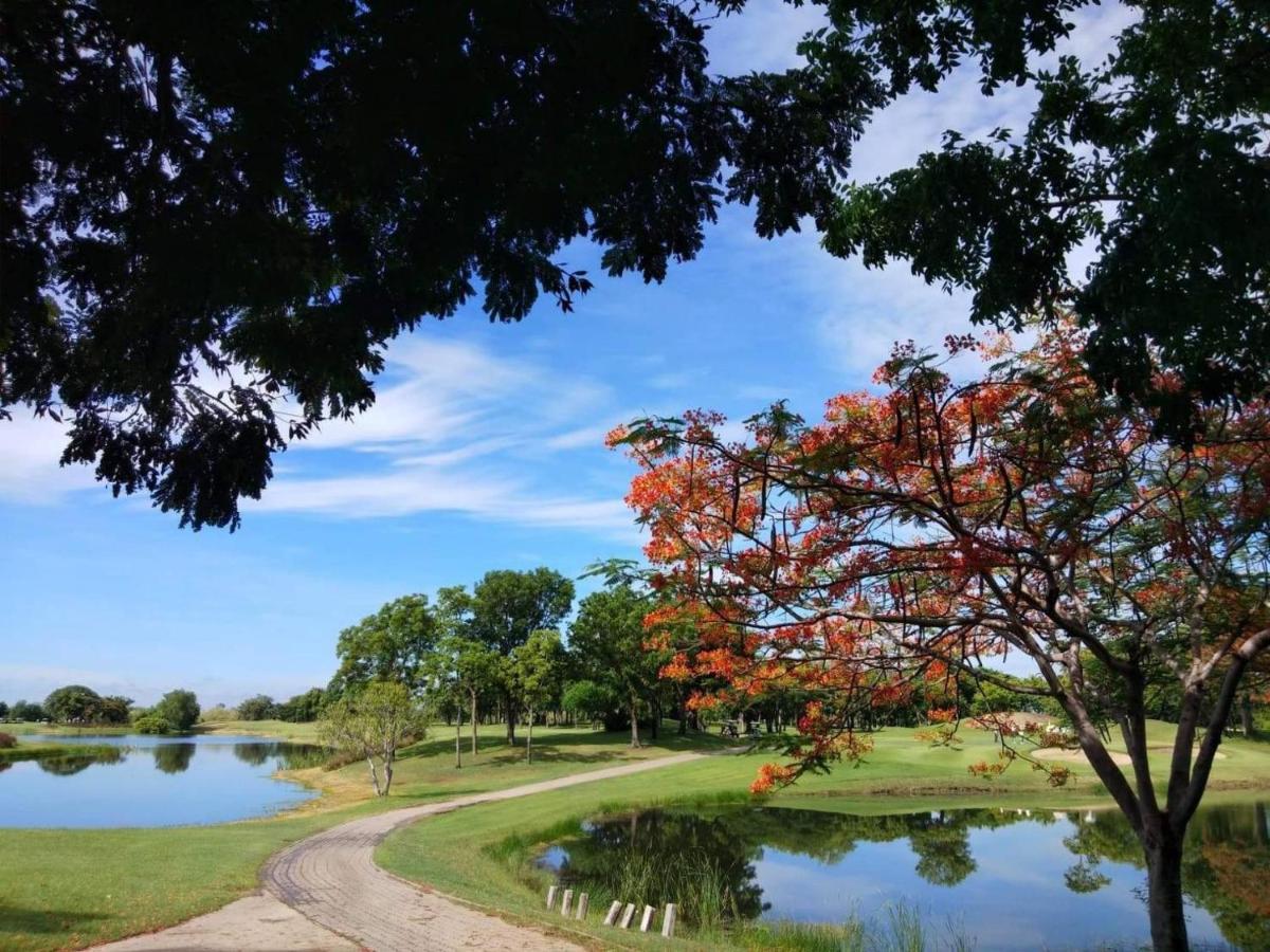 Uniland Golf & Resort Nakhon Pathom Ngoại thất bức ảnh